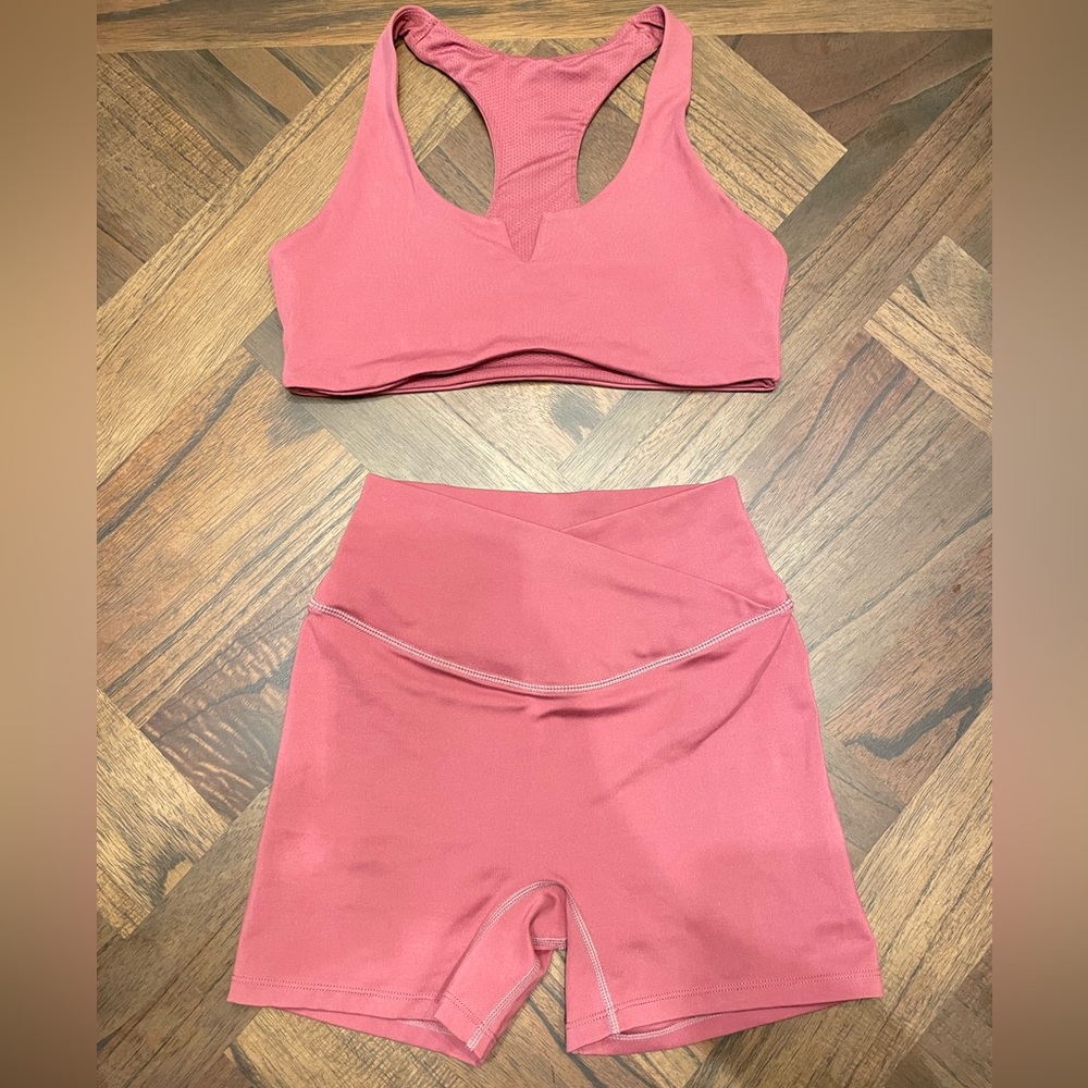 CSB - Crop Shop Boutique Active set in Passionate (Small)
